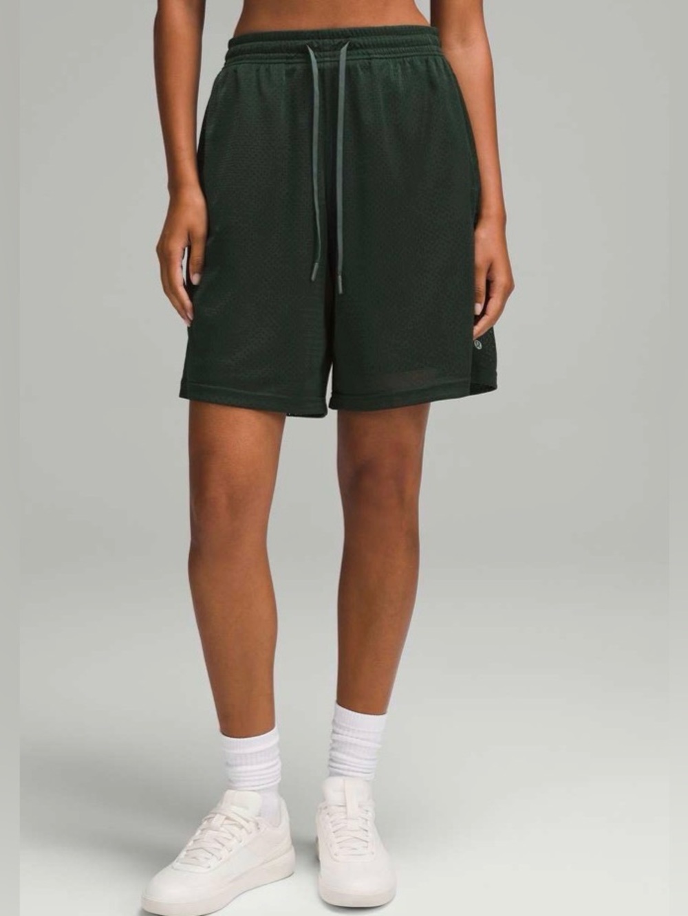 LIKE NEW! LULULEMON Relaxed-Fit Mesh Training Short 8” in size 6